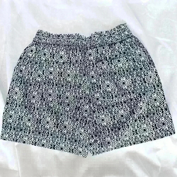✨Like New✨ Briggs Linen Blend Pull-On Shorts, Blue & White, Size XS - Picture 2 of 6